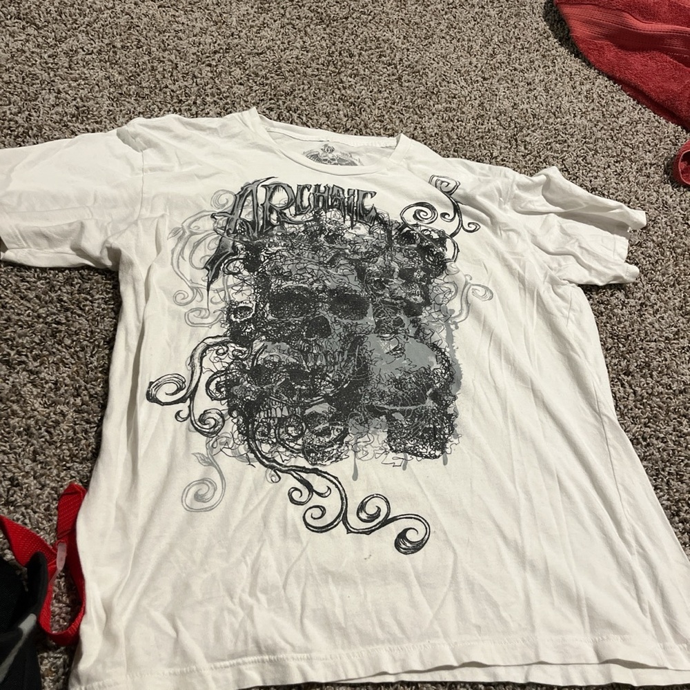 skull graphic tee
